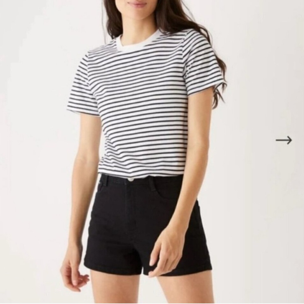 Black and White Fitted Jean Shorts